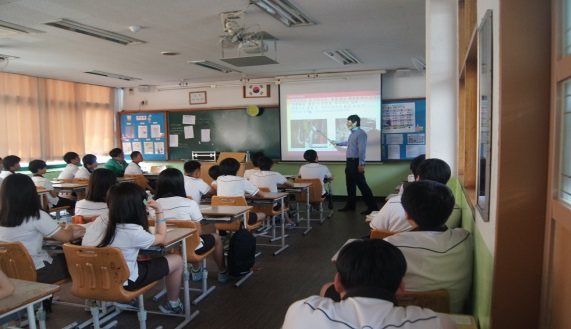 学校を対象とした職業教育の講義